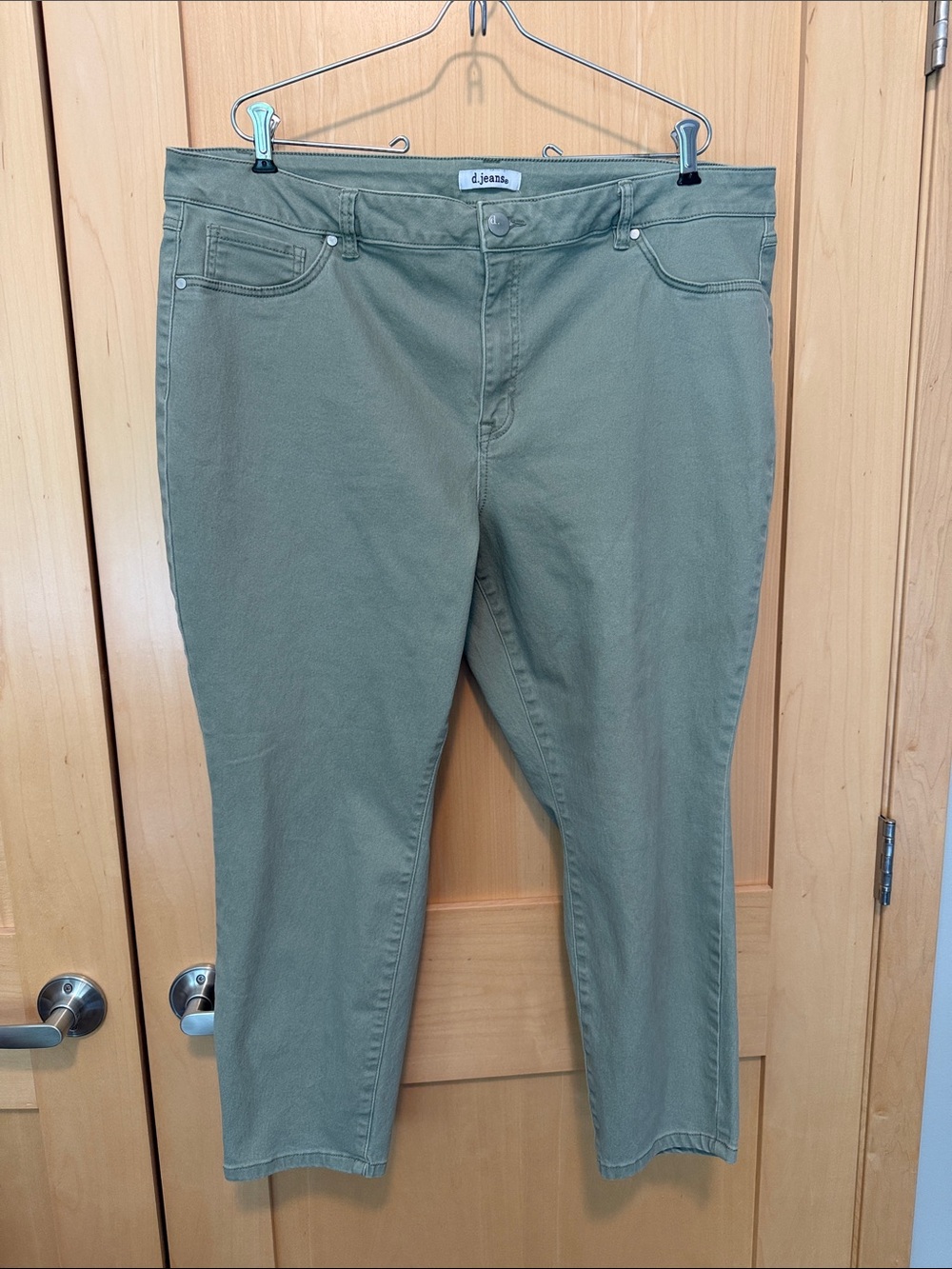 d. jeans Sage-Green Cropped Stretch Jeans